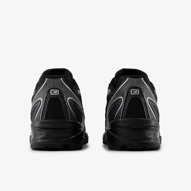 New Balance 740 Black/ Grey Silver