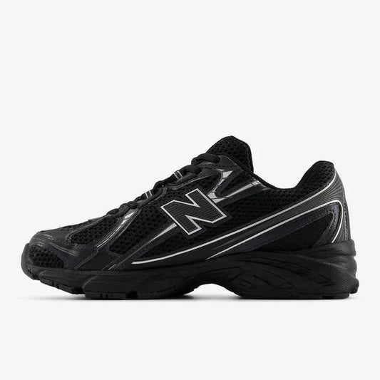 New Balance 740 Black/ Grey Silver